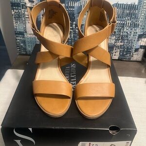 Simply Vera Vera Wang Camel Tan Strappy Ankle-Wrap Sandals